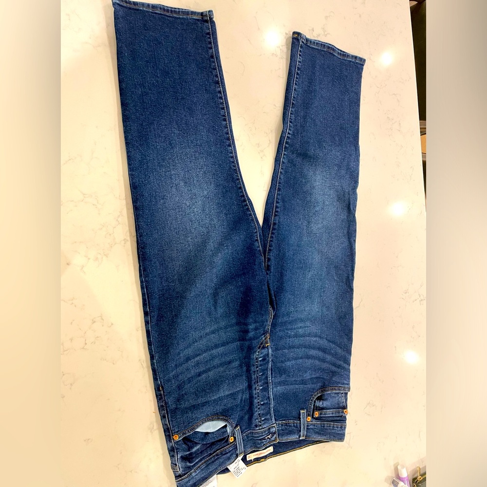 Levi’s Ribcage Straight Ankle Jeans, size 32 x 27